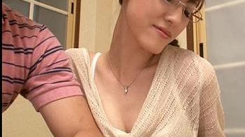 【人妻 熟女】2浪息子のために友人の妻を家庭教師に…無自覚な誘惑に勉強が手に付かずイタズラしながらハメ倒して中に出し