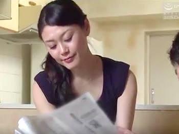 ＜ドラマ＞義兄チンポに発情するエロ貧乳な人妻熟女！公衆トイレで濃厚ベロチューからの不倫SEXで背徳メス堕ち！＜中島京子＞