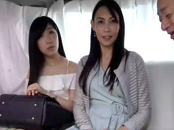 ＜素人ナンパ＞四十路の母&娘をホテル連れ込み！お母さんが悶える姿に発情してハーレム3Pの親子丼SEXに発展！＜中出し＞