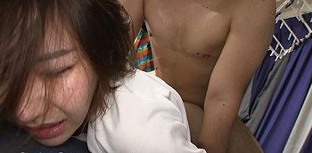 【深田えいみ】ずっと憧れていた美少女JKの弱味を握り部屋連れ込みレイプw発達途中の未熟マ●コを開発調教ww