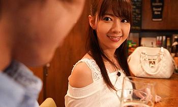 美女すぎるお姉さんにチンポをフェラチオしてもらえたと思ったら乳首を敏感にされた上に弄られてしまう！