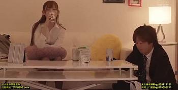 【桜空もも】「先輩!そんなスケベなポーズ見せられたらガマンできないっす」巨乳女子校生がウブ男子をモロ見え水着で誘惑