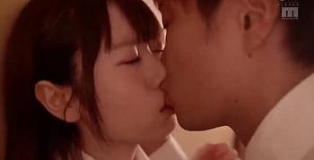 ≪水卜さくら≫地味で大人しいさくらちゃんの意外な一面、イケメン先輩との甘い罠