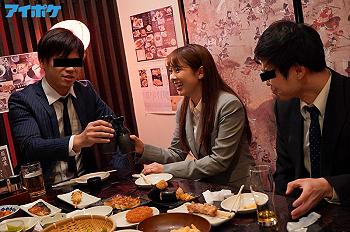 【岬ななみ】終電逃し、先輩との禁断の夜—新婚予定の女子社員の試練