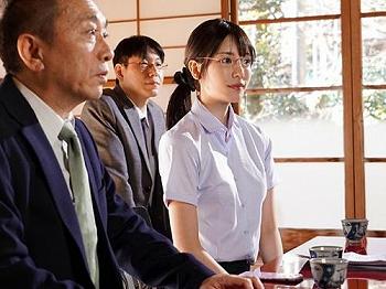 【NTR】出張先で女子社員に痴女られた上司…仕事を終え一緒に飲みながら豹変！チンポを貪り上に跨って腰を振りイキまくる