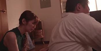 ＜人妻レイプ＞元芸能人のクソ生意気な美人妻を犯して中出しする衝撃レイプ動画！夫の目の前で好き放題ヤッてザーメンまみれに…