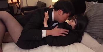 ＜相部屋NTR＞女上司のいたずら誘惑に発情暴走した部下！エロ爆乳なOLが童貞チンポの絶倫筆おろしに羞恥絶頂！＜先輩＞