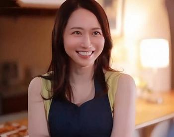 【人妻NTR】「旦那は寝てるから大丈夫かなって思って//」他人デカチンポでオマンコ突かれる清楚美人な奥様！