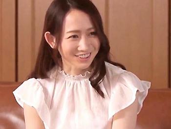 水戸かな 母親の愛情に飢えた息子の同級生友達に抱きつかれて無理やり脱がされる色白美乳人妻の寝取られセックス！