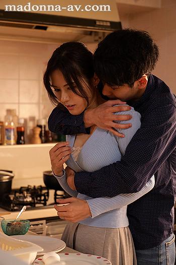 遠距離不倫に会えない時間が性欲を育む！久々の欲求を爆発させてぶつかり合う肉弾