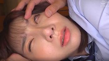 ≪素人ＪＫ✕キメセク≫これはアカンやつ！個人撮影で媚薬を飲ませると昏睡状態に！！白目を剥きながらイキまくる制服女子にたっ