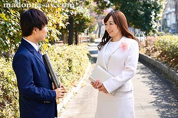 【小林真梨香】義母との一夜が彼の成人を祝う特別な時間に