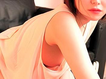 【天国るる】飲み会後、男女の友情を越える無防備な胸元の夜