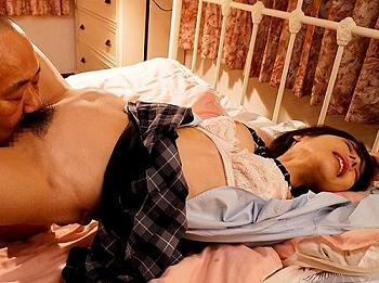 【JKレイプ】母の再婚相手に毎晩のように犯される美少女…無理やりチンポをねじ込まれ抵抗しながら身体は反応して感じてし