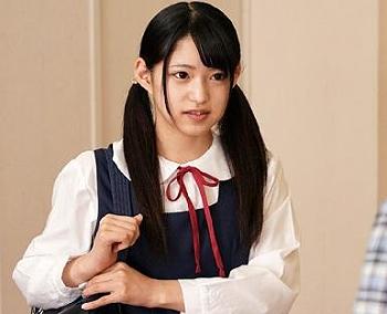 超かわいいロリ顔貧乳美少女がお姉ちゃんの彼氏を誘惑しちゃう！？巨根チンポに跨って激しくピストンしちゃいました！【渚みつき