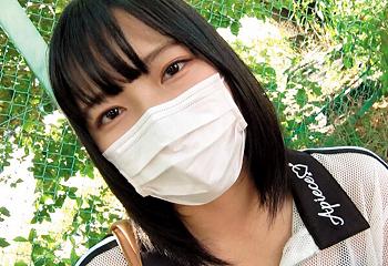 素人ホームレス美少女がお金のためAVに挑戦！オイルでしっかり自分のおマ●コを洗いエッチの準備♡