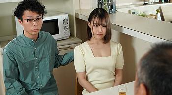 真面目な義父と同居したが実は盗撮などをする変態でスレンダー巨乳な妻を寝取ろうと画策するクソ野郎だった！
