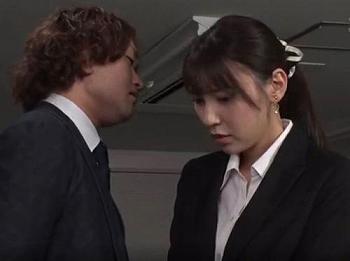 【人妻NTR】旦那をクビにされたくなかったら俺のチンポを受け入れろ！喉ボコするまでイラマ調教されて唾液まみれで犯される