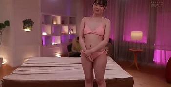 【奈々月みれい】ノリと笑顔で魅せる!エッチな桃尻美少女の刺激的な一面