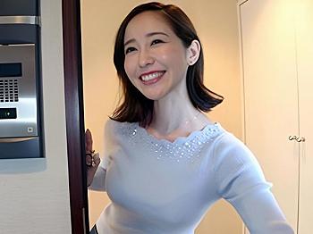 ＜連続射精×連続中出し＞ドS痴女でエロ巨乳な人妻熟女の甘い誘惑！隣人デカチンをデカ尻騎乗位で弄び…羞恥な不倫セックス♡