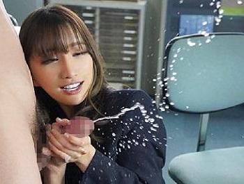 都会育ちの小悪魔ギャルが田舎のМ男達を性奴隷にしちゃう！？手当たりしだいヤリまくって中出ししちゃいました！【楪カレン】