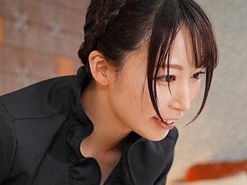 【潮美舞】メンエスで美乳美女がドスケベなフェラチオする！マンコをセックスで突いて白濁精液を顔射しちゃう！