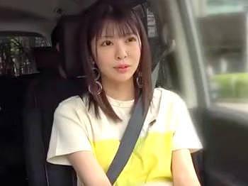 ＜素人＞エロ貧乳な美少女JDをホテル連れ込み！乳首舐めで挑発する清楚ビッチが乳首責め&舐めクンニで悶えイキ！＜キス＞