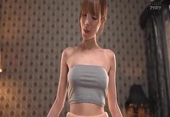 [桃乃木かな]秘密のリフレ、お姉さんの乳首がピンクに染まる時