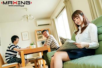 【吉沢明歩】壁に押し付けられた女子、シェアハウス内での禁断の味わい