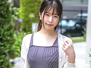 【人妻ナンパ】28歳の奥様！子持ちのママだというアラサー妻が案内された特設スタジオで極太ディルドチャレンジ！