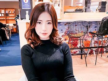 街にいた上品スレンダー色白美人妻にエッチなお誘い！欲求不満なカラダに他人チンポ捩じ込まれ中出しされちゃう禁断の不倫性交！