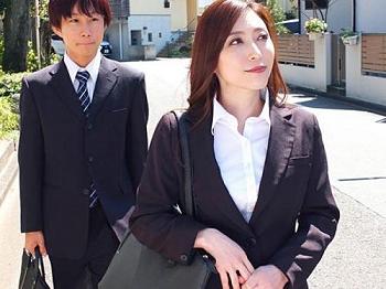 《相部屋》出張先のビジネスホテルで憧れの女上司とまさかまさかの同じ部屋に宿泊することになったら…